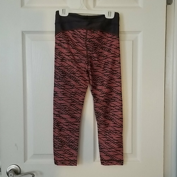 Under Armour Heat Gear Cropped Legging - Picture 2 of 3